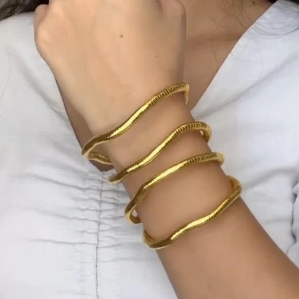 Serpina - Flexible Snake Necklace and Bracelet Set