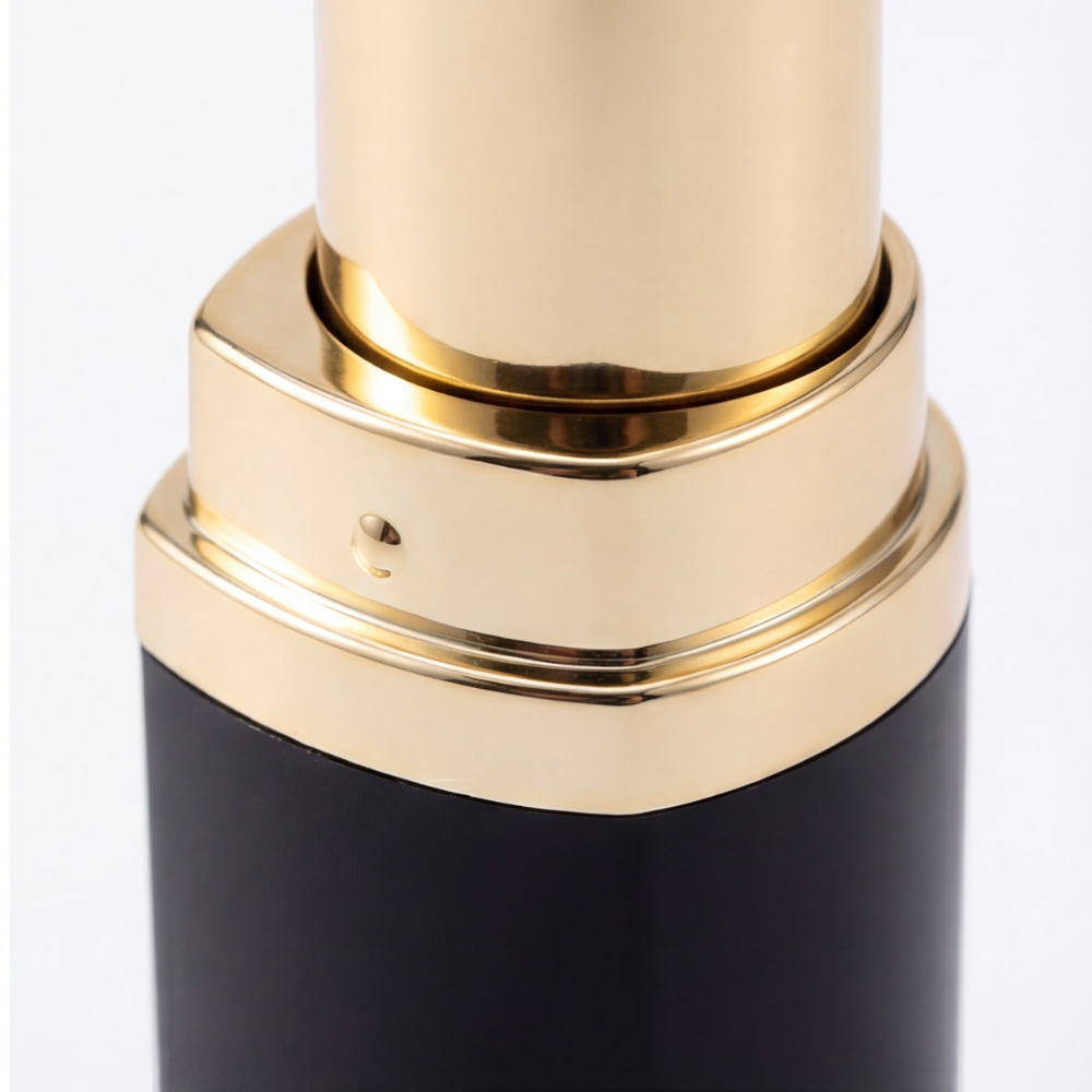 Velura – Smooth Gel Eyeliner Stick