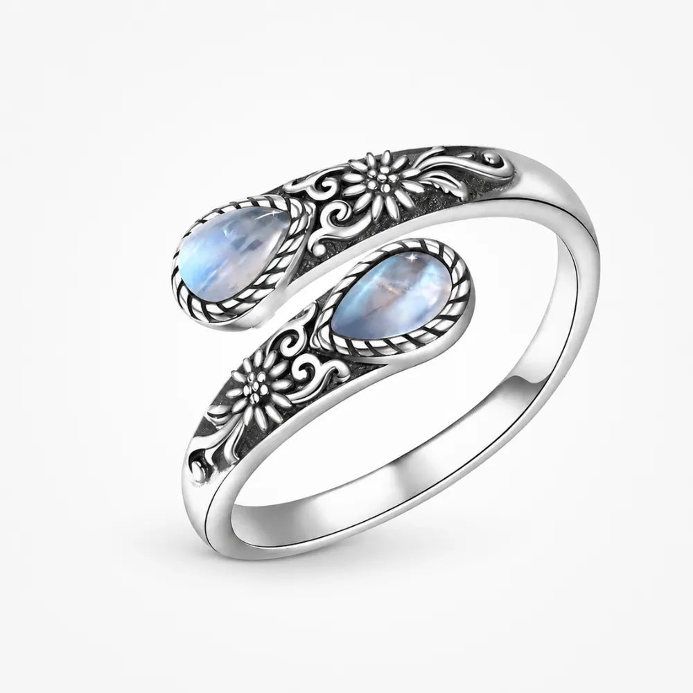 Lunavia – Vintage Moonstone Teardrop Ring