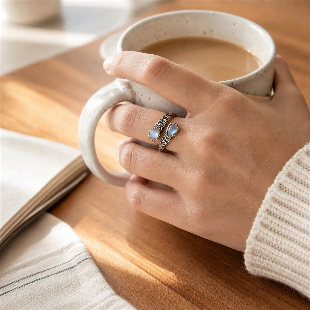Lunavia – Vintage Moonstone Teardrop Ring