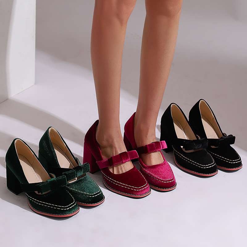 Alessia - Velvet Loafers