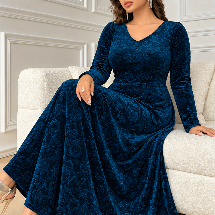 Evelyn | Plus Size Embossed Velvet Dress