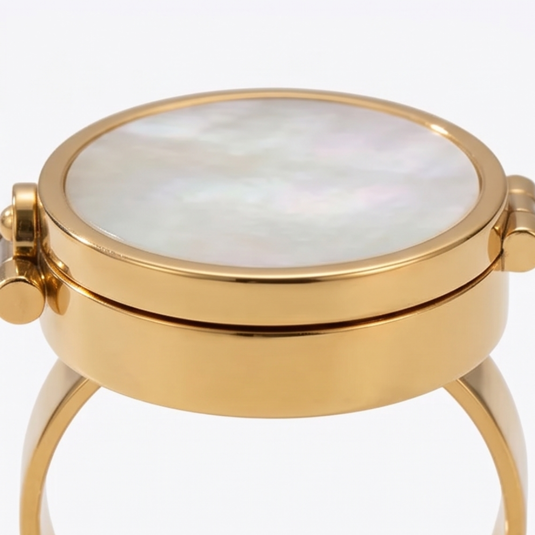 Perlina – Wearable lip balm ring