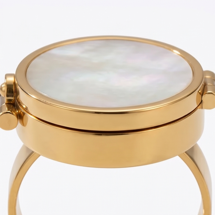 Perlina – Wearable lip balm ring