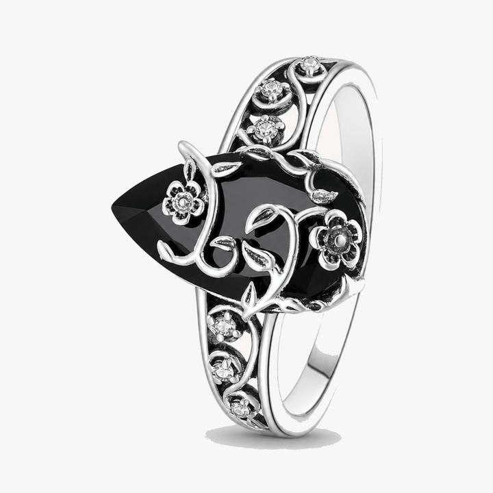 Noireva – Vintage Filigree Vine Ring