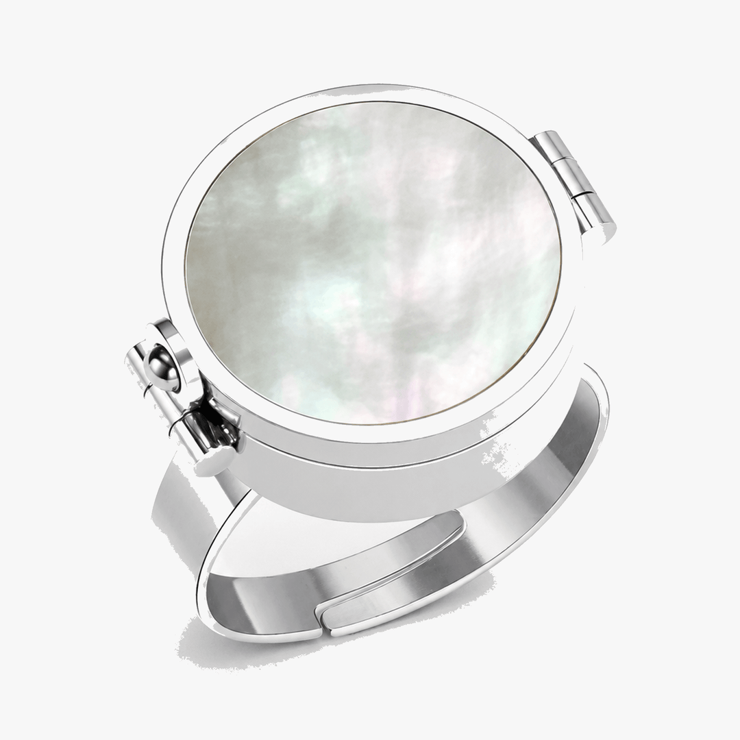 Perlina – Wearable lip balm ring