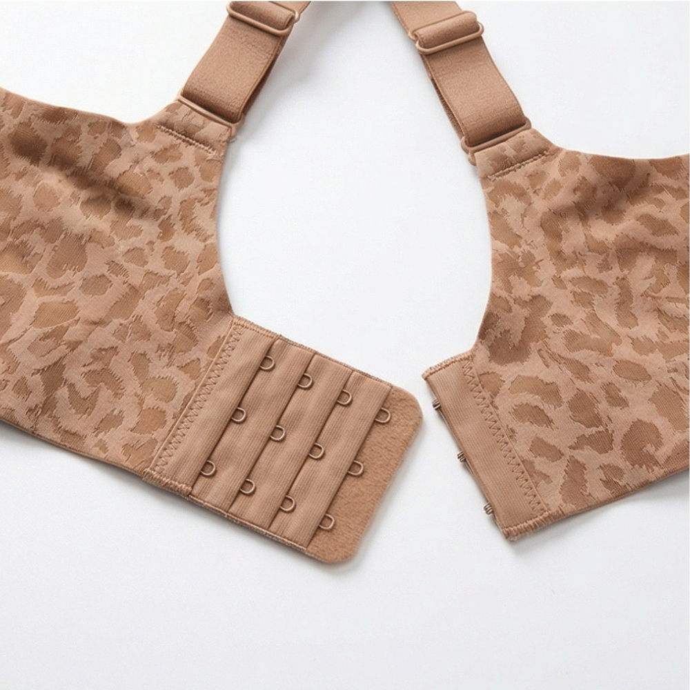 Veluna – Seamless Wireless Deep V Comfort Bra