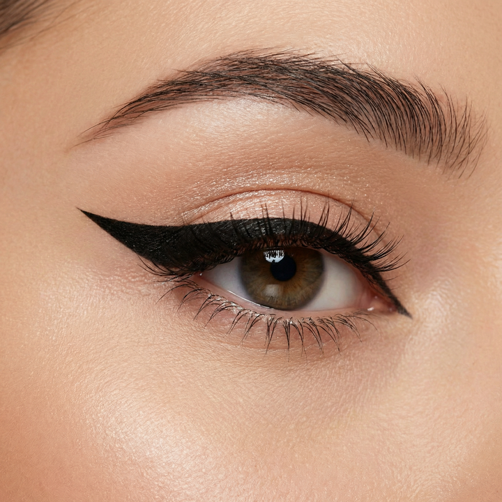 Velura – Smudge-Proof Gel Eyeliner Stick